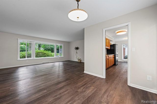 791 Robinhood Circle, Bloomfield Hills, MI 48304
