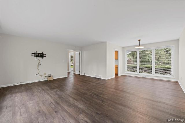 791 Robinhood Circle, Bloomfield Hills, MI 48304
