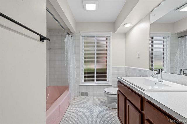 791 Robinhood Circle, Bloomfield Hills, MI 48304