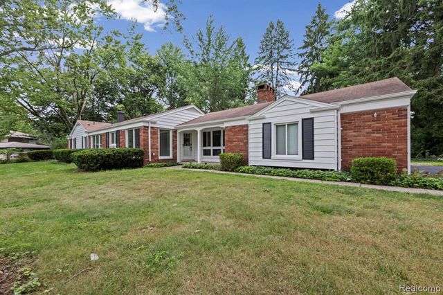 791 Robinhood Circle, Bloomfield Hills, MI 48304