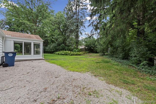 791 Robinhood Circle, Bloomfield Hills, MI 48304