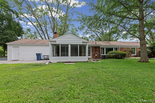 791 Robinhood Circle, Bloomfield Hills, MI 48304