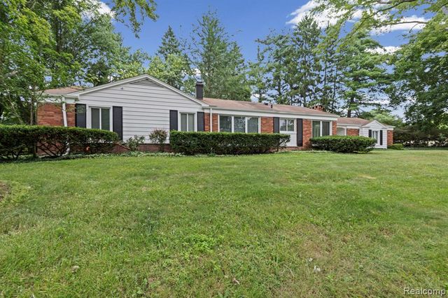 791 Robinhood Circle, Bloomfield Hills, MI 48304