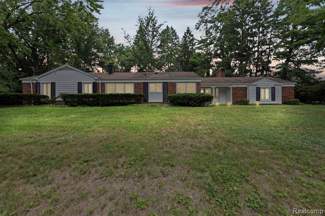 791 Robinhood Circle, Bloomfield Hills, MI 48304