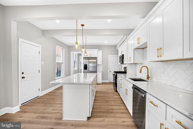 206 E UNION ST, Burlington, NJ 08016