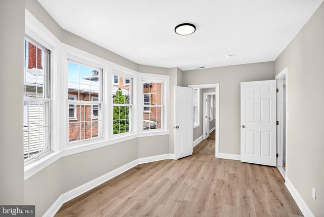 206 E UNION ST, Burlington, NJ 08016
