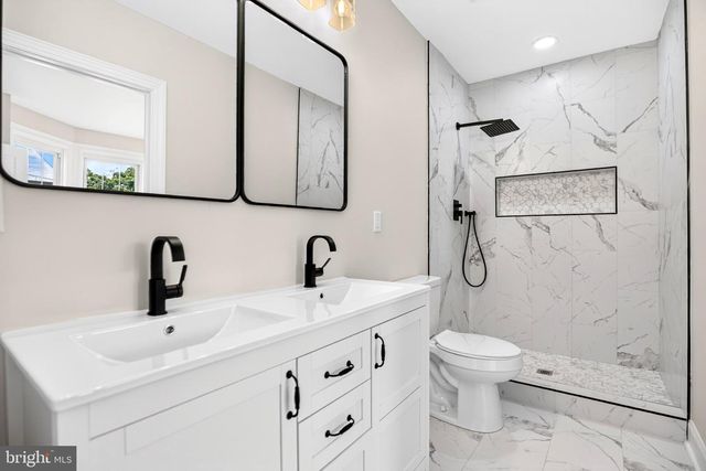 206 E UNION ST, Burlington, NJ 08016