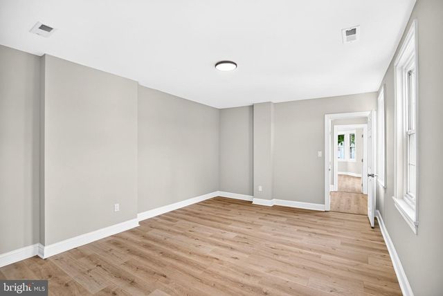 206 E UNION ST, Burlington, NJ 08016