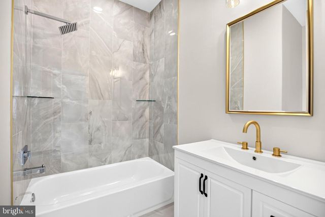 206 E UNION ST, Burlington, NJ 08016