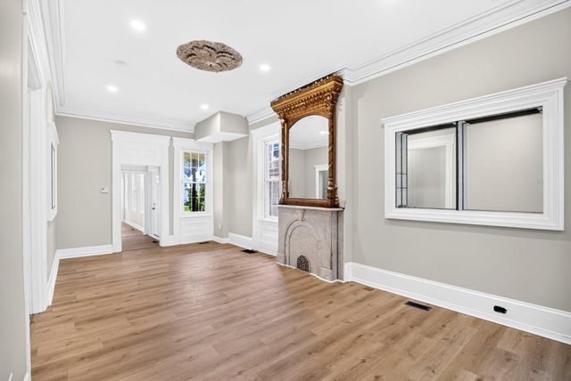 206 E UNION ST, Burlington, NJ 08016