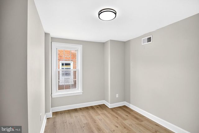 206 E UNION ST, Burlington, NJ 08016