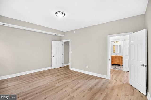 206 E UNION ST, Burlington, NJ 08016