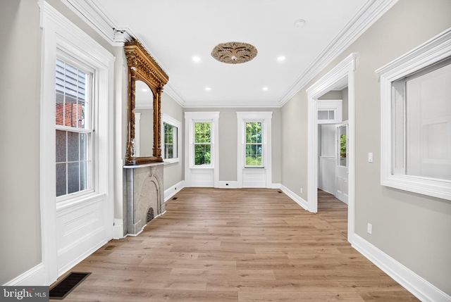 206 E UNION ST, Burlington, NJ 08016