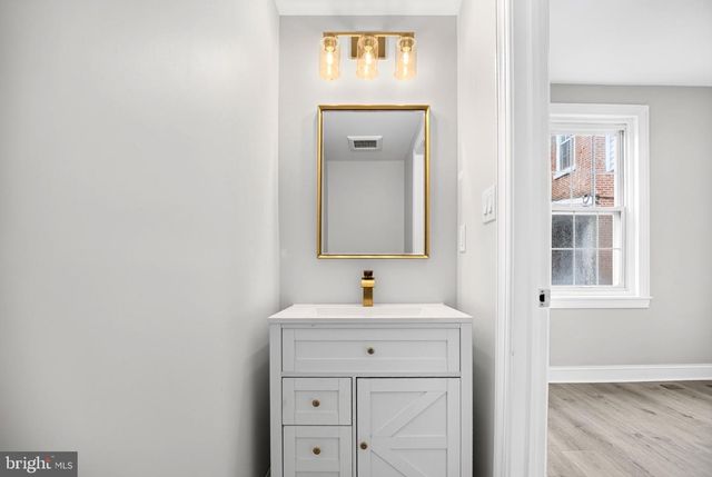 206 E UNION ST, Burlington, NJ 08016
