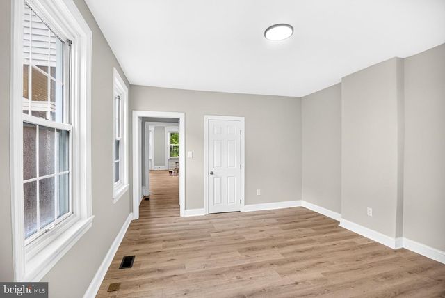 206 E UNION ST, Burlington, NJ 08016