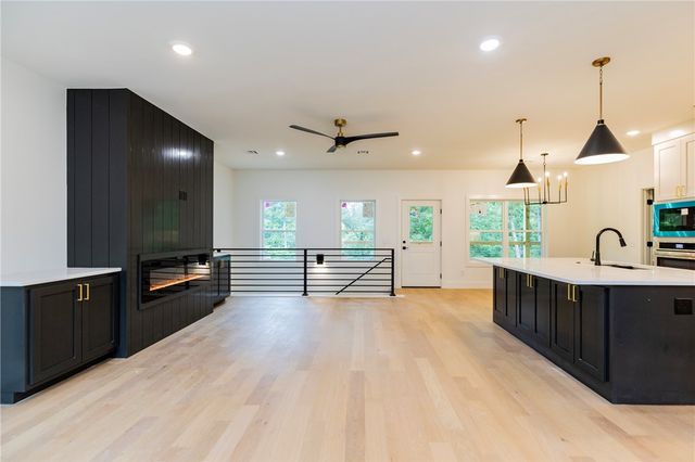 4 Lauder Circle, Bella Vista, AR 72715