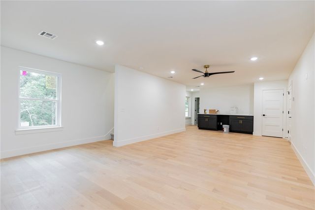 4 Lauder Circle, Bella Vista, AR 72715