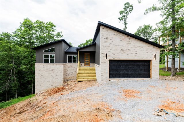 4 Lauder Circle, Bella Vista, AR 72715