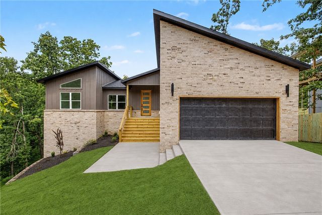 4 Lauder Circle, Bella Vista, AR 72715