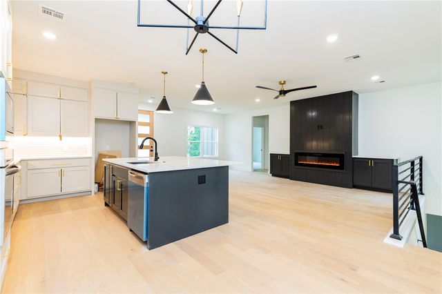 4 Lauder Circle, Bella Vista, AR 72715