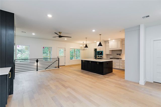 4 Lauder Circle, Bella Vista, AR 72715