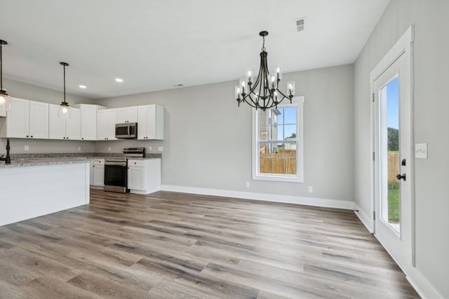 700 Robinson Rd, Smithville, TN 37166