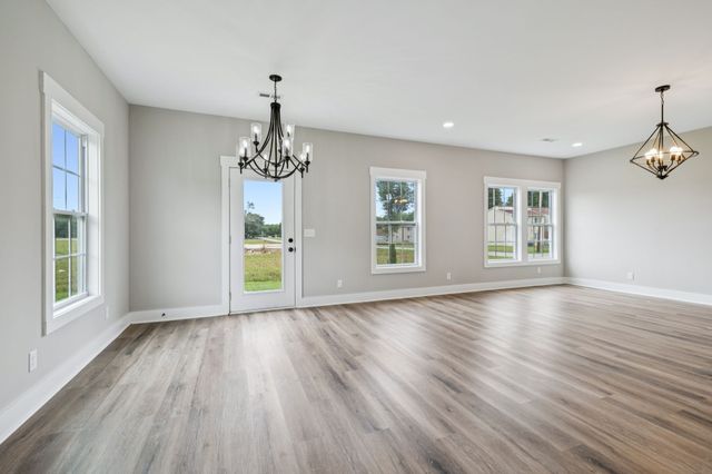 700 Robinson Rd, Smithville, TN 37166