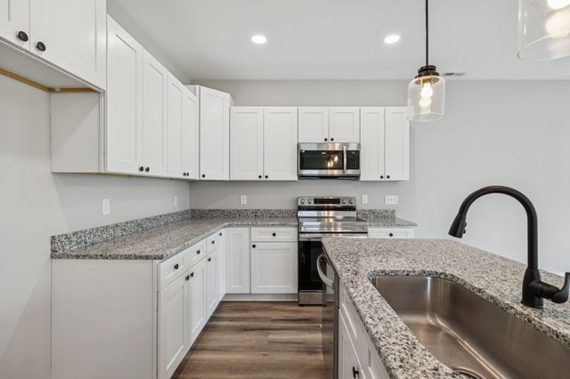700 Robinson Rd, Smithville, TN 37166