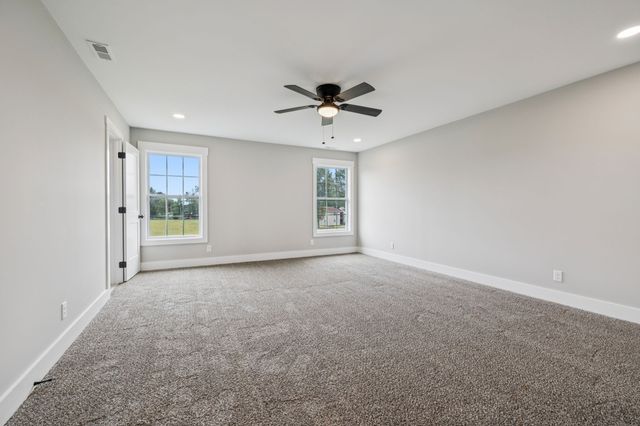 700 Robinson Rd, Smithville, TN 37166