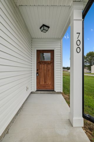 700 Robinson Rd, Smithville, TN 37166