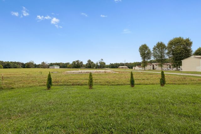 700 Robinson Rd, Smithville, TN 37166