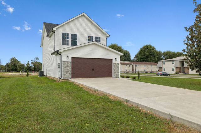 700 Robinson Rd, Smithville, TN 37166