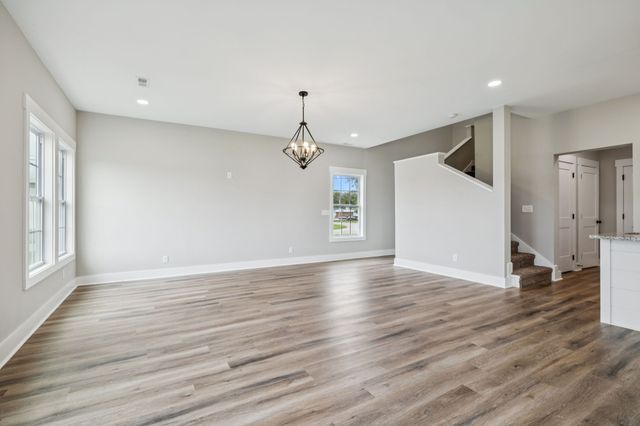 700 Robinson Rd, Smithville, TN 37166