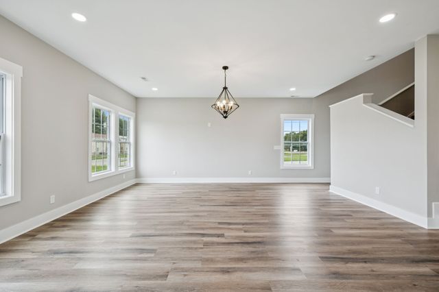 700 Robinson Rd, Smithville, TN 37166