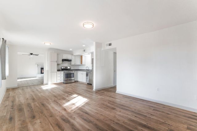 8013 Kathryn Avenue SE, Albuquerque, NM 87108