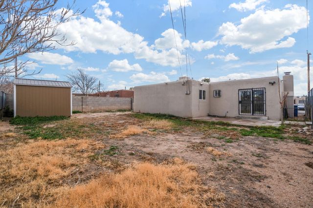 8013 Kathryn Avenue SE, Albuquerque, NM 87108