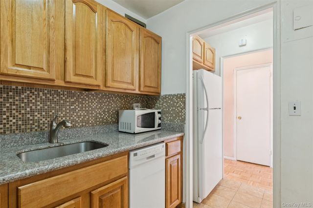 111-20 73rd Avenue 6D, Forest Hills, NY 11375