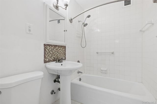 111-20 73rd Avenue 6D, Forest Hills, NY 11375