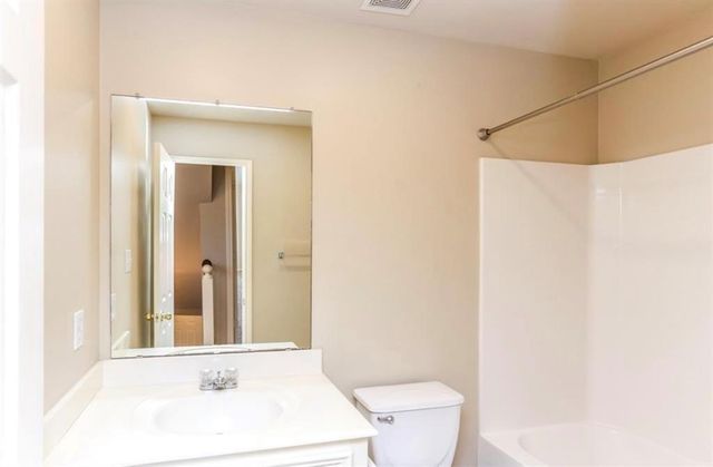 730 Redwing Place Drive, Houston, TX 77009