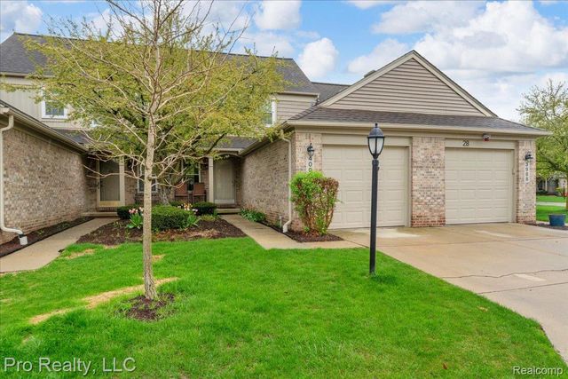 4000 Hunters Circle E 137, Canton Charter Township, MI 48188