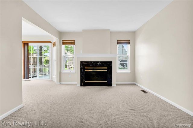 4000 Hunters Circle E 137, Canton Charter Township, MI 48188