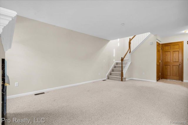 4000 Hunters Circle E 137, Canton Charter Township, MI 48188