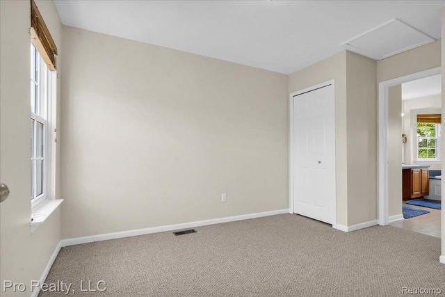 4000 Hunters Circle E 137, Canton Charter Township, MI 48188