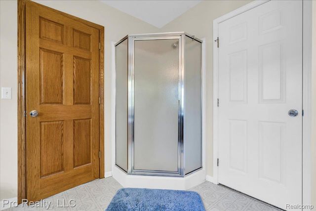 4000 Hunters Circle E 137, Canton Charter Township, MI 48188