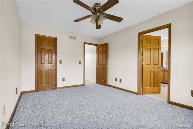 4000 Hunters Circle E 137, Canton Charter Township, MI 48188