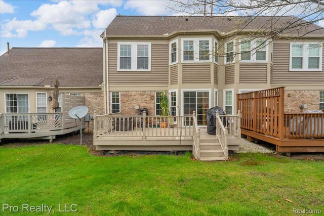 4000 Hunters Circle E 137, Canton Charter Township, MI 48188