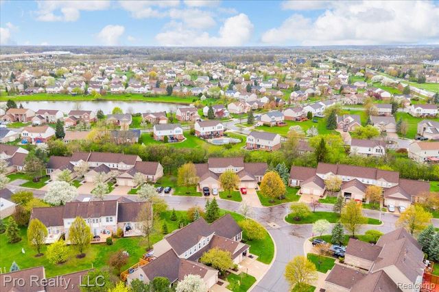 4000 Hunters Circle E 137, Canton Charter Township, MI 48188