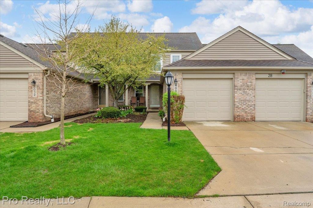 4000 Hunters Circle E 137, Canton Charter Township, MI 48188