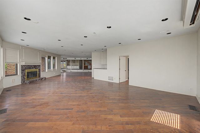 1434 Crownhill Drive, Arlington, TX 76012