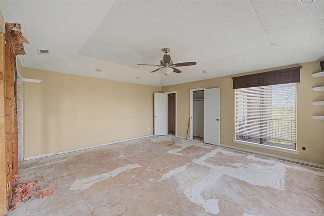 1434 Crownhill Drive, Arlington, TX 76012
